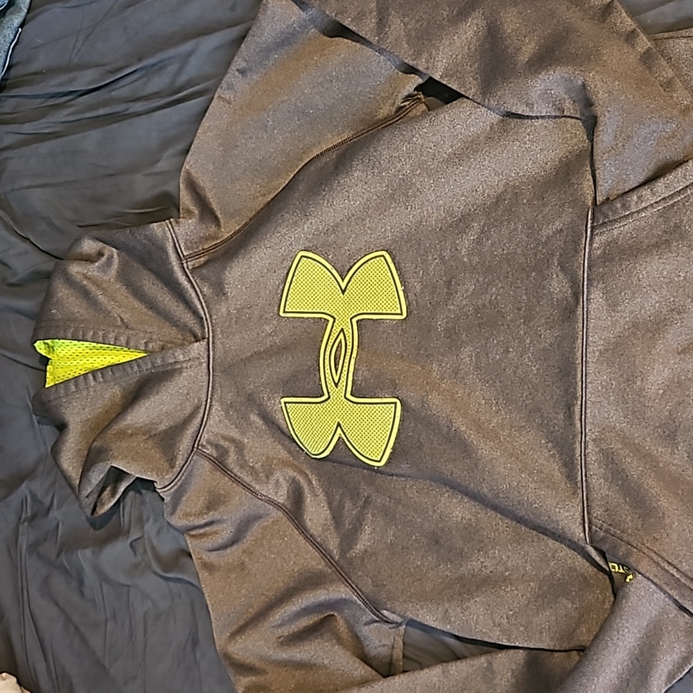 YXL Under Armour Hoodie